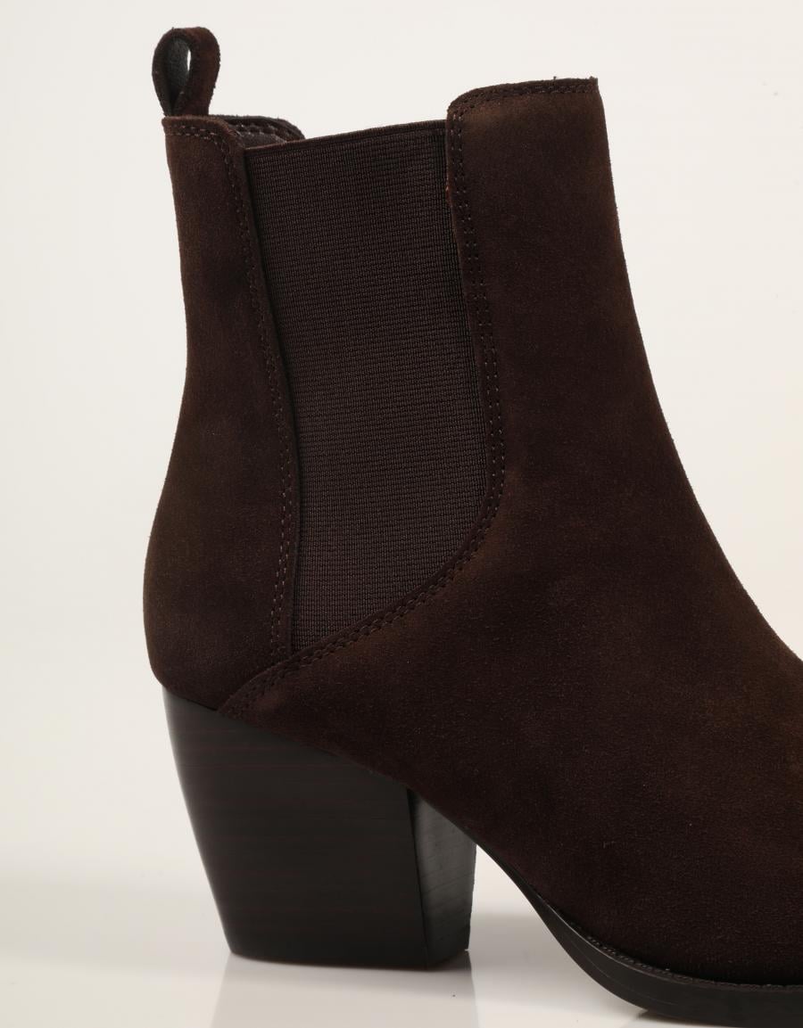 BOTINES ANOTHER TREND 5680 11 61 MOGANO en color Marron