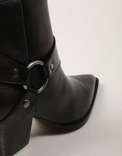 BOTINES ANOTHER TREND 5681 01 05 NEGRO en color Negro