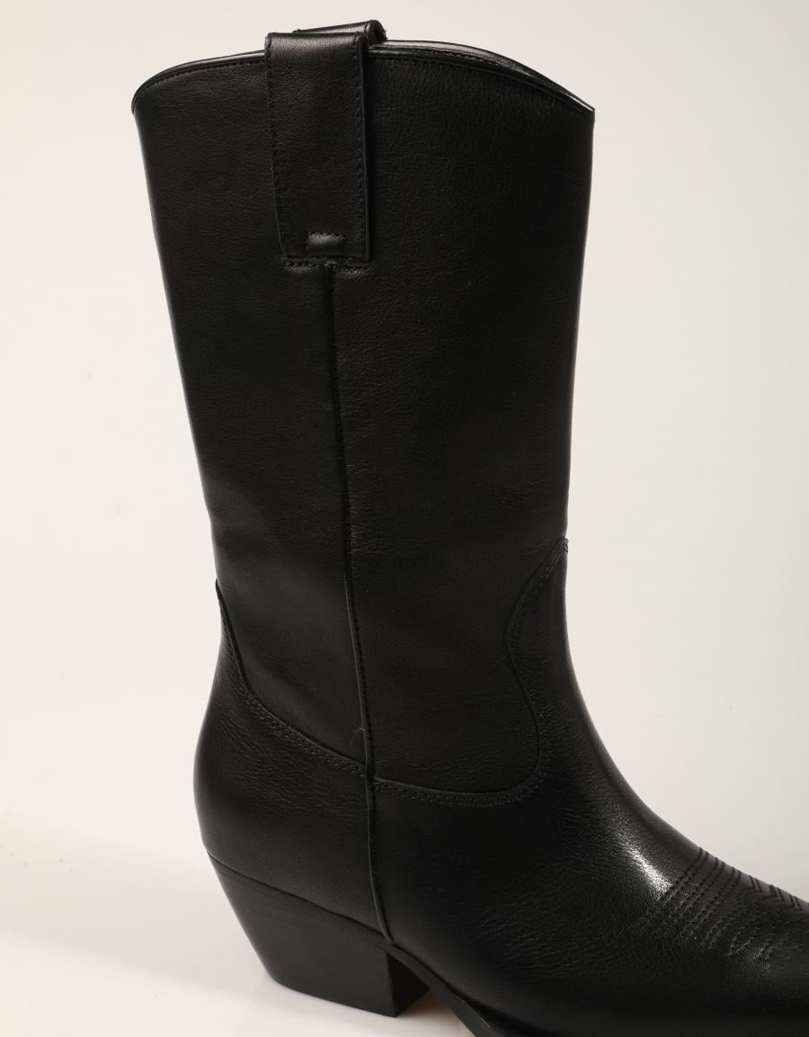BOTAS ANOTHER TREND 5687 01 05 NEGRO en color Negro