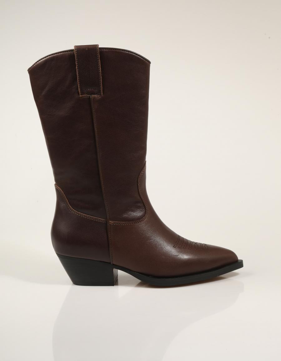 BOTAS ANOTHER TREND 5687 01 32 TESTA en color Marron