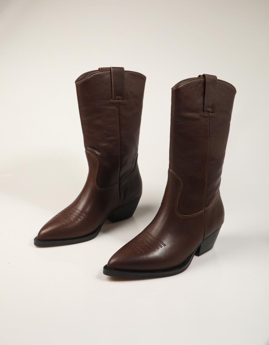 BOTAS ANOTHER TREND 5687 01 32 TESTA en color Marron