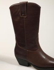 BOTAS ANOTHER TREND 5687 01 32 TESTA en color Marron
