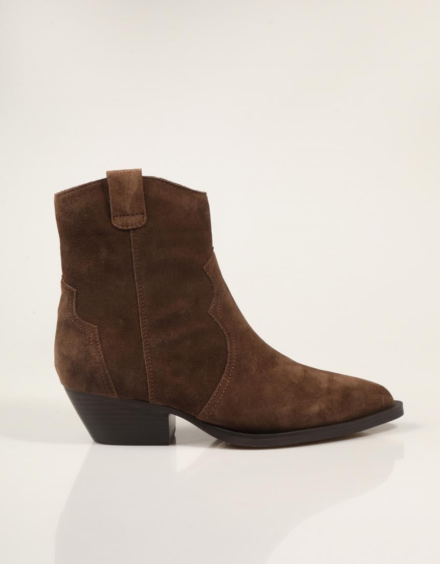 BOTINES ANOTHER TREND 5689 11 61 MUSTANG en color Cuero
