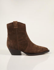 BOTINES ANOTHER TREND 5689 11 61 MUSTANG en color Cuero