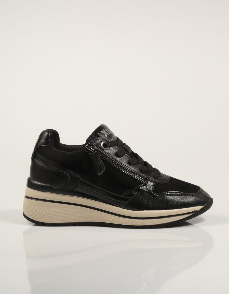 ZAPATILLAS XTI ZAPATILLA TEX NEGRO en color Negro