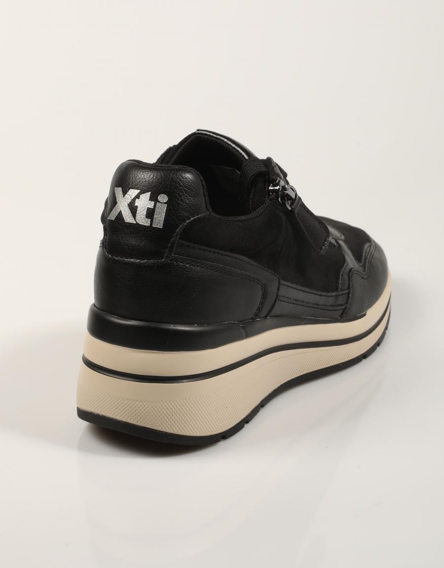 ZAPATILLAS XTI ZAPATILLA TEX NEGRO en color Negro