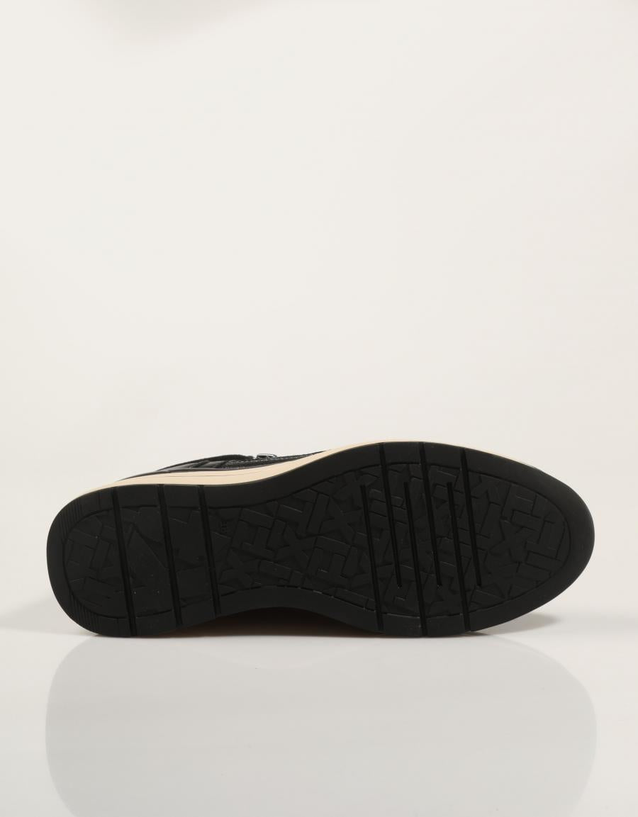 ZAPATILLAS XTI ZAPATILLA TEX NEGRO en color Negro
