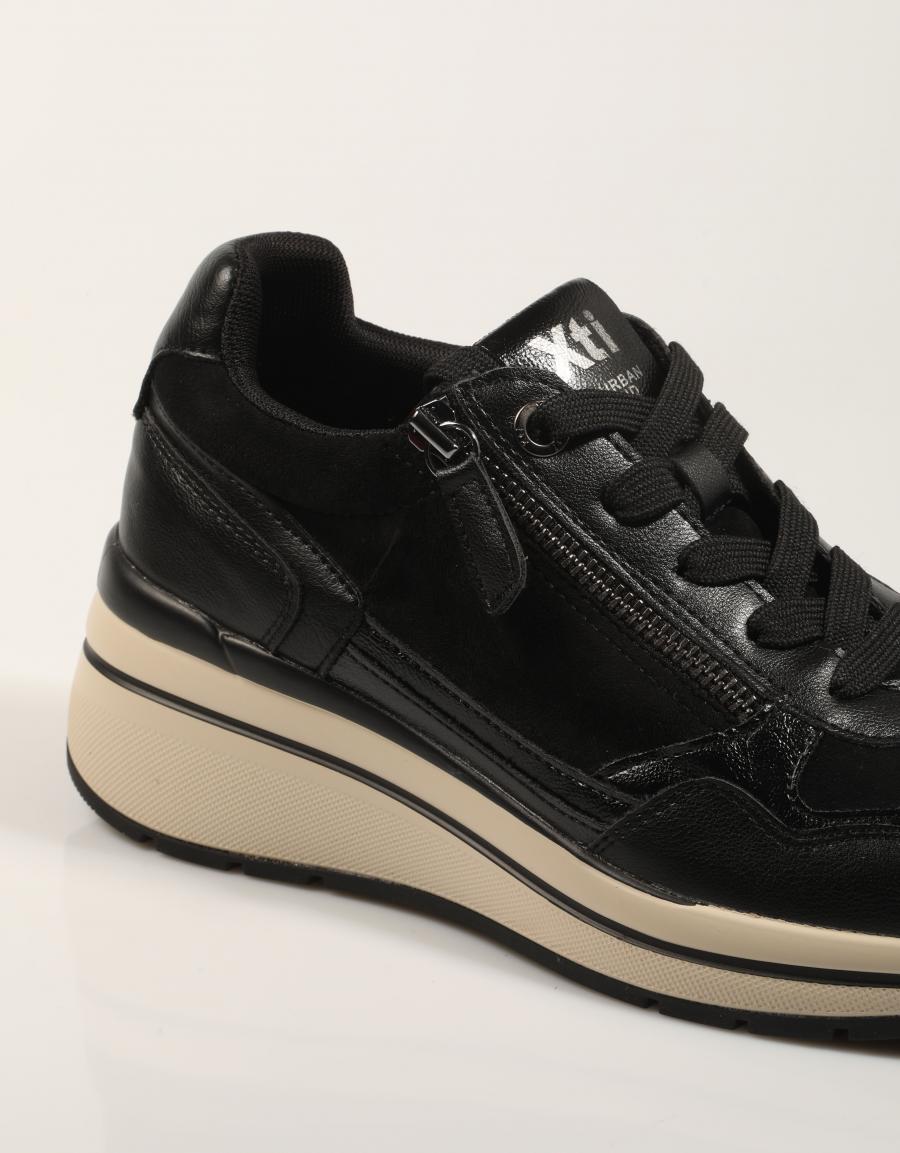ZAPATILLAS XTI ZAPATILLA TEX NEGRO en color Negro