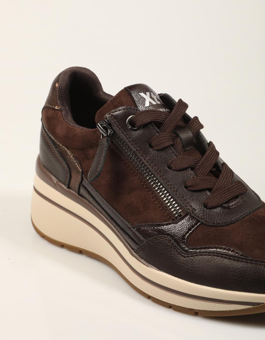 ZAPATILLAS XTI ZAPATILLA TEX MARRON en color Marron