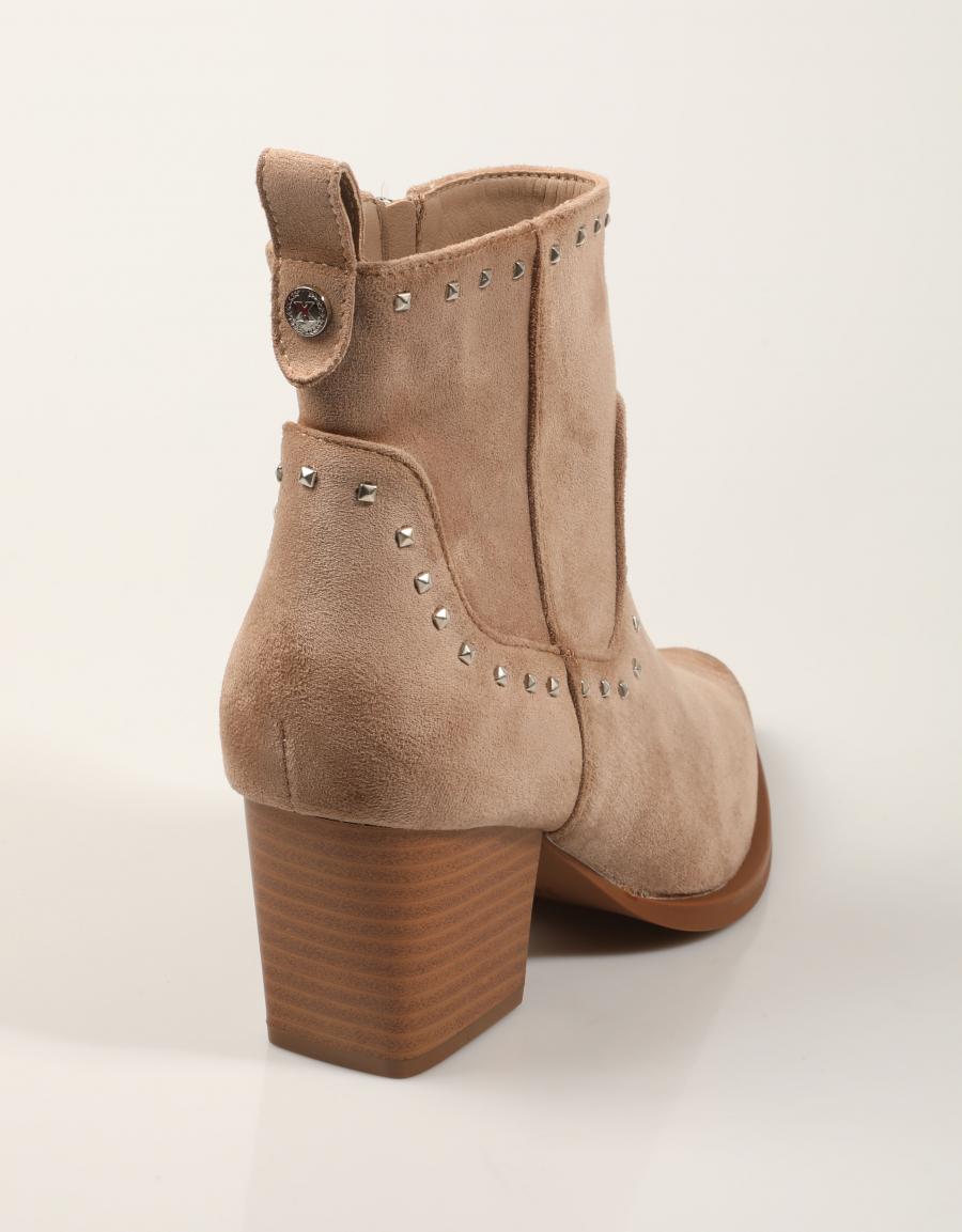 BOTINES XTI BOTIN CAMPERO BEIGE en color Beige