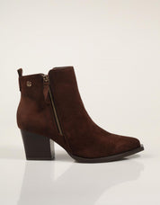 BOTINES XTI BOTIN CAMPERO MARRON en color Marron