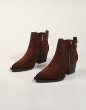 BOTINES XTI BOTIN CAMPERO MARRON en color Marron