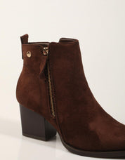 BOTINES XTI BOTIN CAMPERO MARRON en color Marron