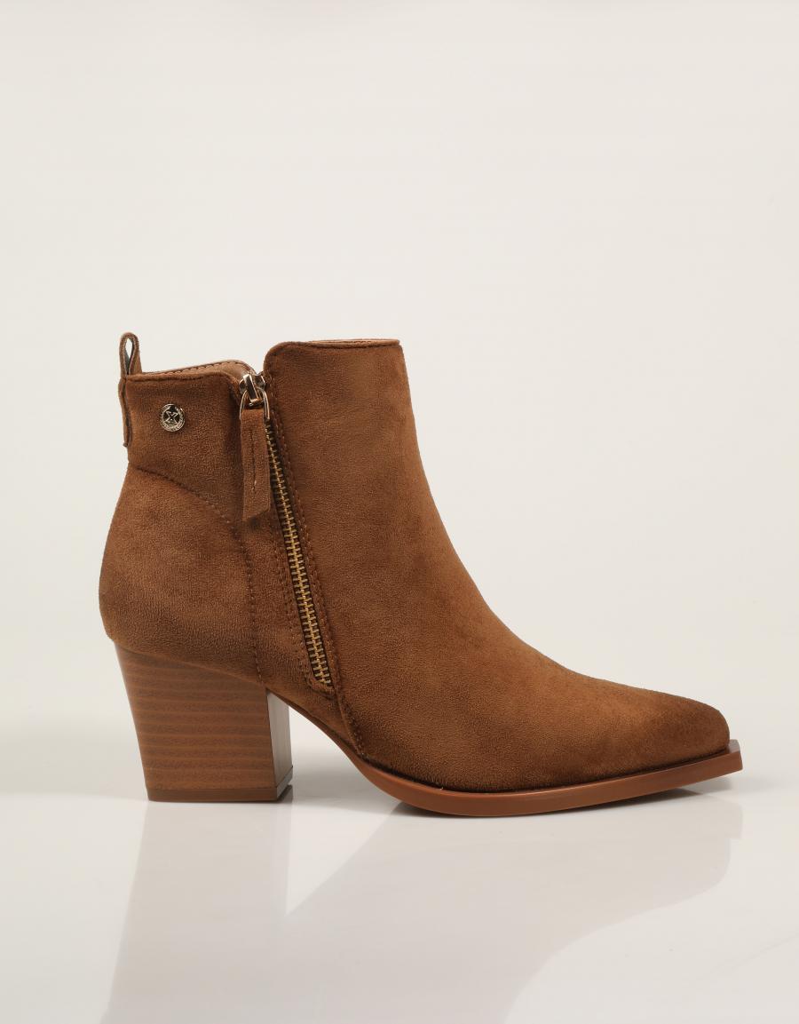 BOTINES XTI BOTIN CAMPERO CAMEL en color Cuero