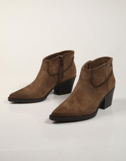 BOTINES XTI BOTIN CAMPERO TAUPE en color Taupe