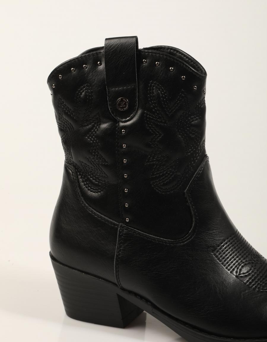 BOTAS XTI BOTIN REMACHES NEGRO en color Negro