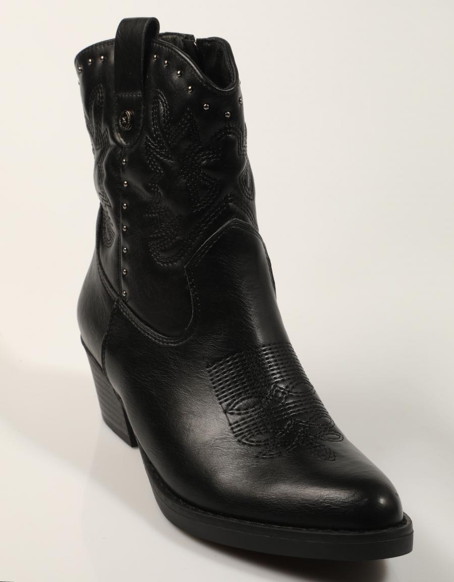 BOTAS XTI BOTIN REMACHES NEGRO en color Negro