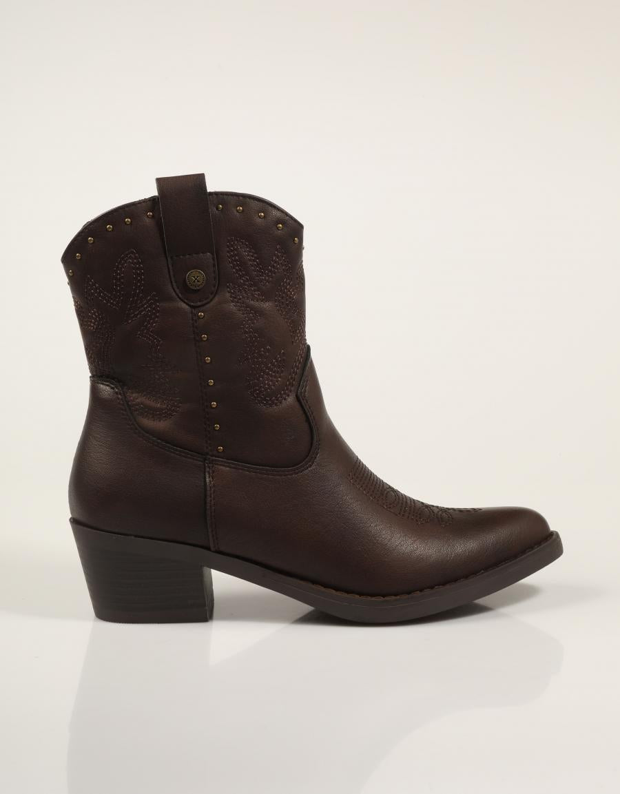 BOTAS XTI BOTIN REMACHES MARRON en color Marron
