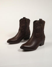 BOTAS XTI BOTIN REMACHES MARRON en color Marron