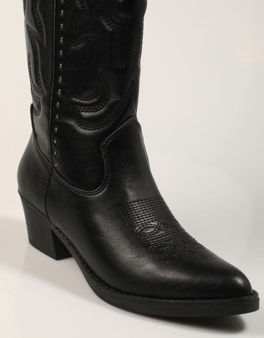BOTAS XTI BOTA REMACHES NEGRO en color Negro