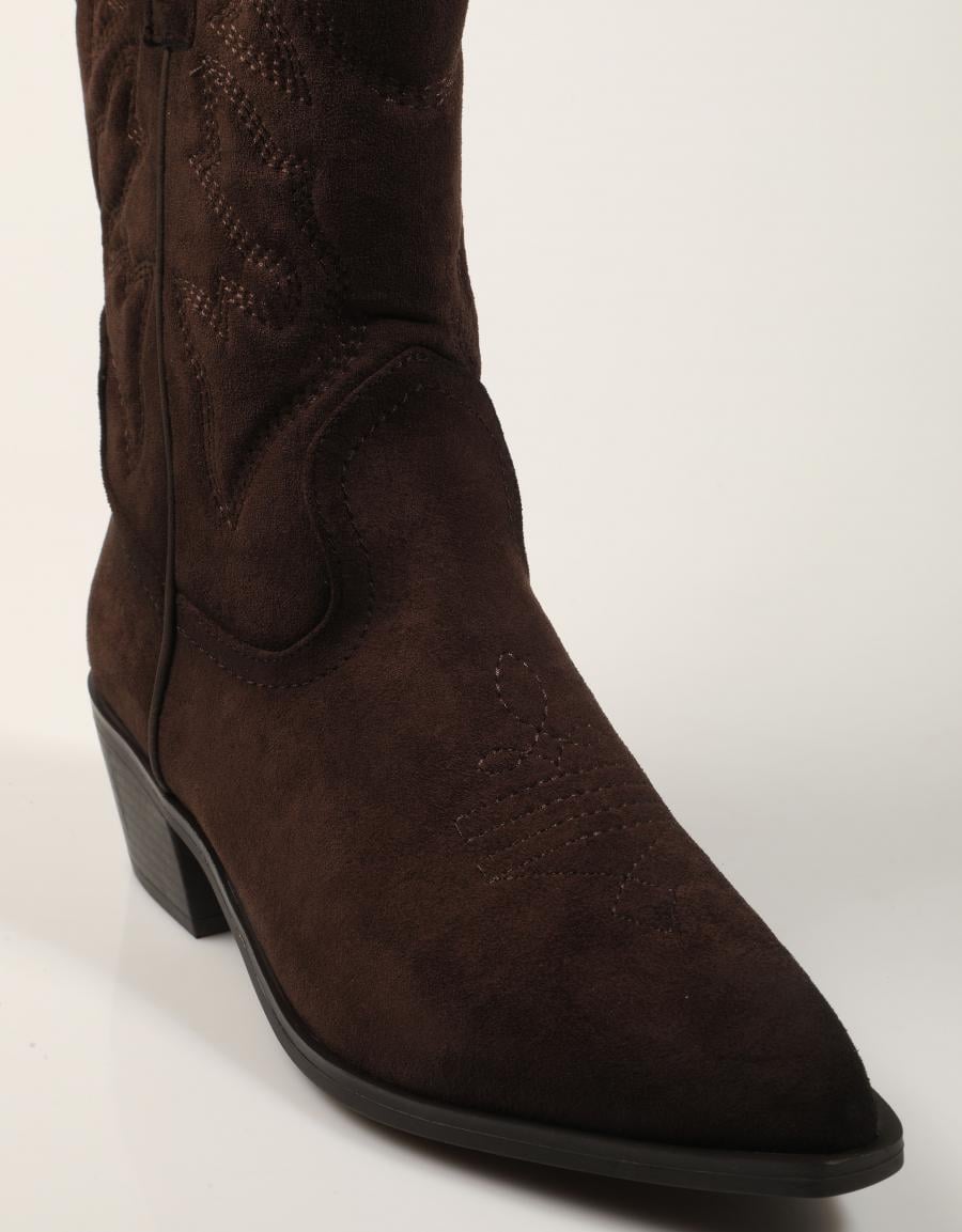 BOTINES XTI BOTIN CAMPERO MARRON en color Marron