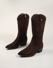 BOTAS XTI BOTA CAMPERO MARRON en color Marron