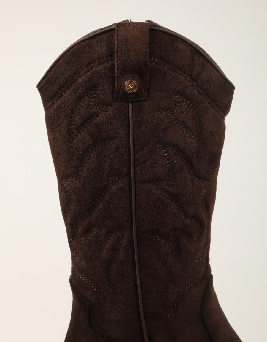 BOTAS XTI BOTA CAMPERO MARRON en color Marron