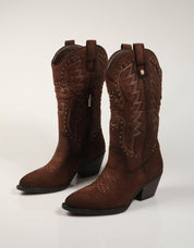 BOTAS XTI BOTA CAMPERO MARRON en color Marron
