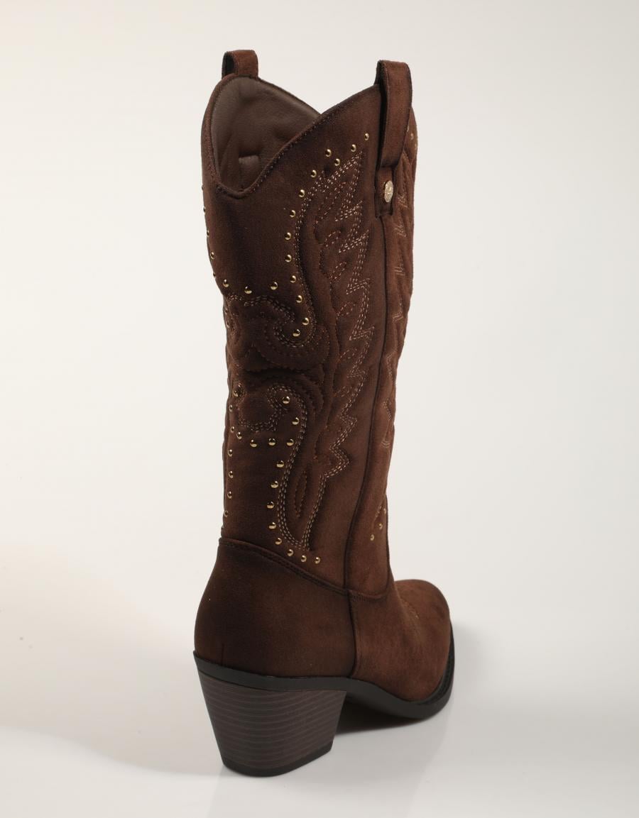 BOTAS XTI BOTA CAMPERO MARRON en color Marron