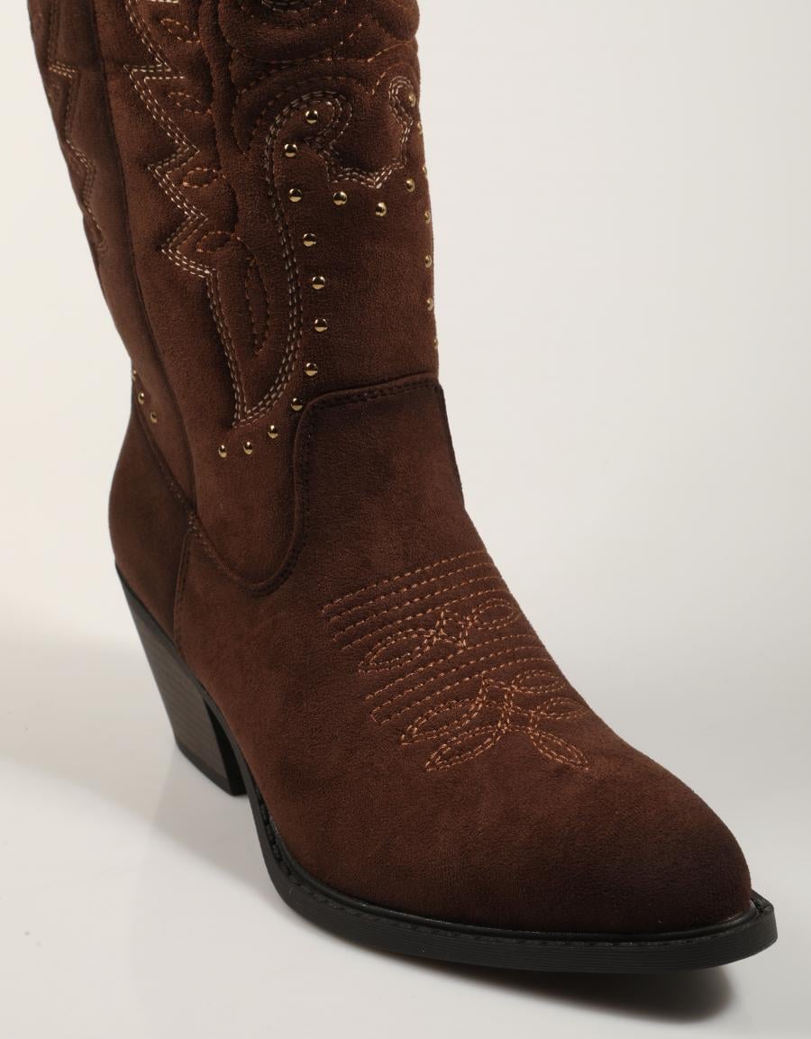 BOTAS XTI BOTA CAMPERO MARRON en color Marron