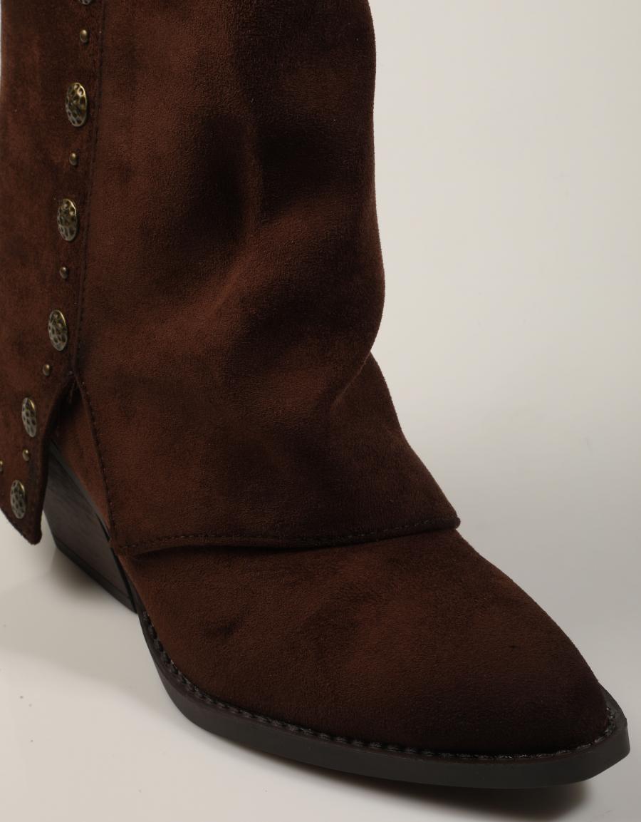 BOTAS XTI BOTA SOLAPA MARRON en color Marron