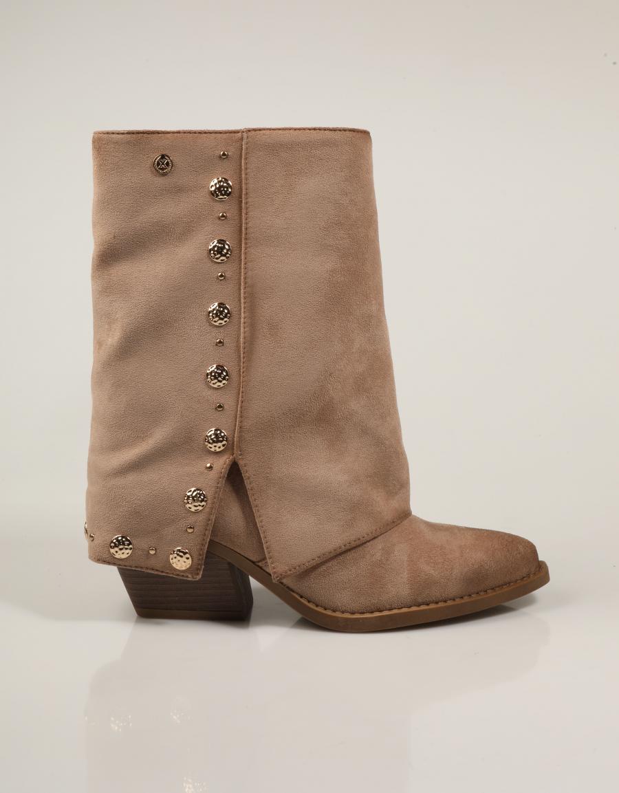 BOTAS XTI BOTA SOLAPA BEIGE en color Beige
