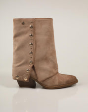 BOTAS XTI BOTA SOLAPA BEIGE en color Beige