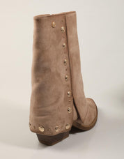 BOTAS XTI BOTA SOLAPA BEIGE en color Beige