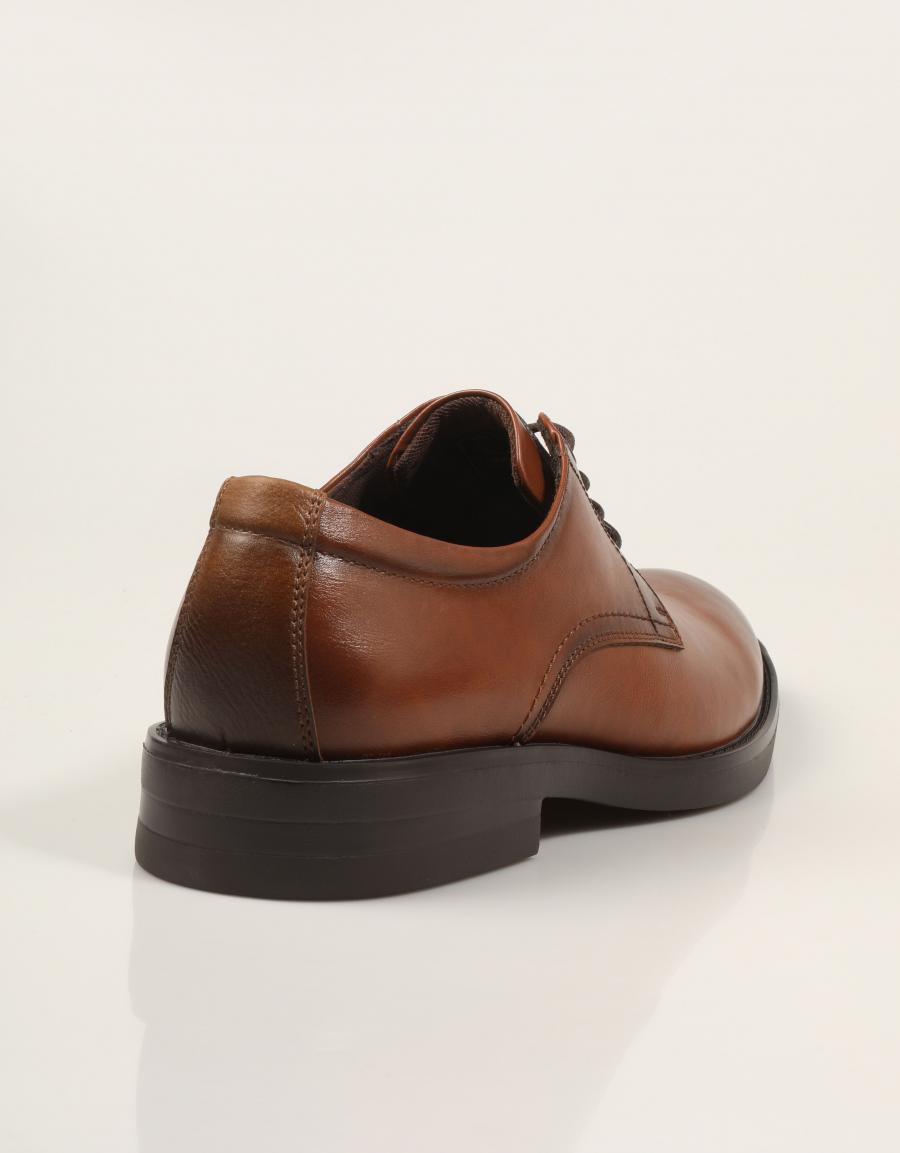 ZAPATOS VESTIR XTI ZAPATO CAMEL en color Cuero