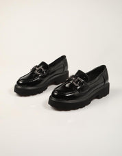 MOCASINES XTI MOCASIN CHAROL NEGRO en color Negro
