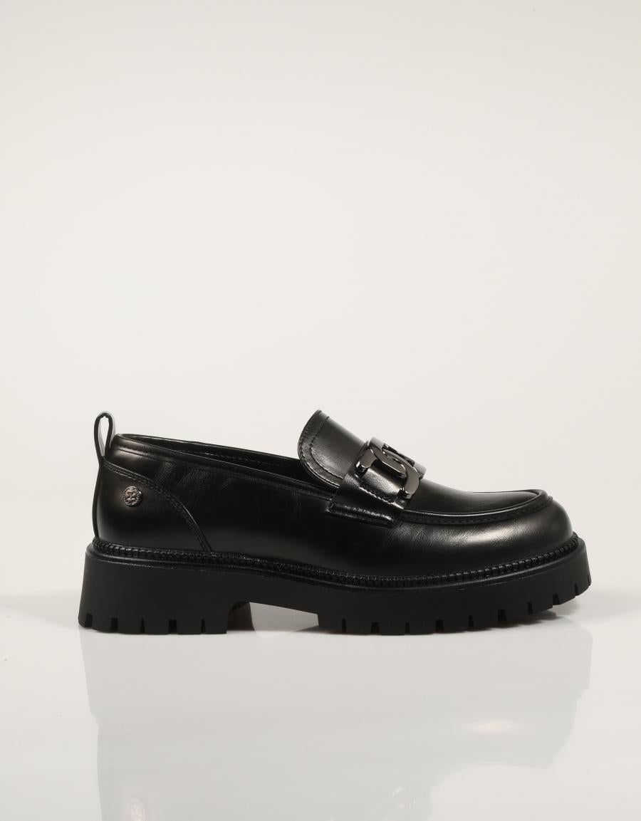MOCASINES XTI MOCASIN NAPA NEGRO en color Negro