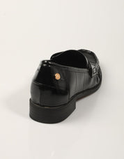 MOCASINES XTI MOCASIN GRABADO NEGRO en color Negro