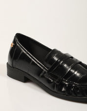 MOCASINES XTI MOCASIN GRABADO NEGRO en color Negro