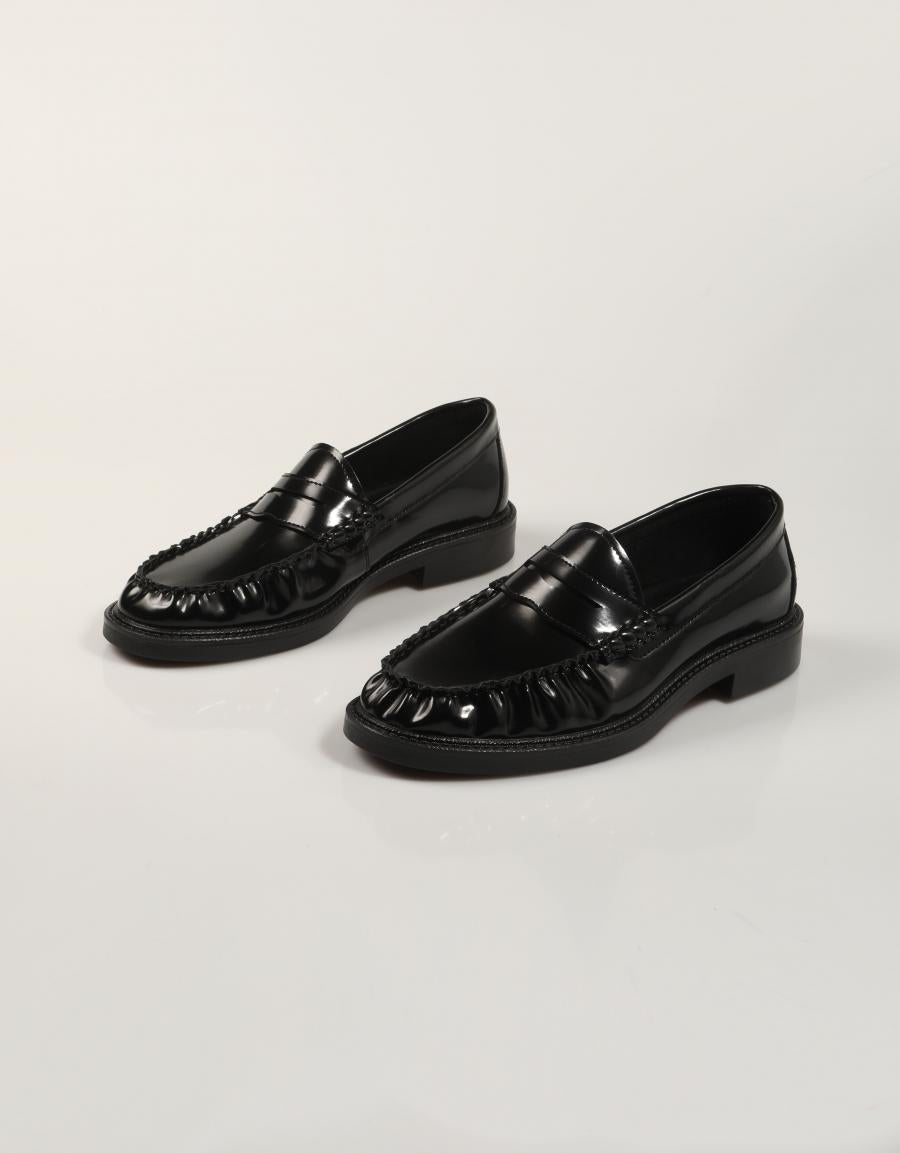 MOCASINES XTI CASTELLANO NEGRO en color Negro