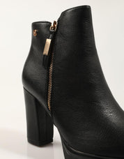 BOTINES XTI BOTIN CREMALLERA NEGRO en color Negro