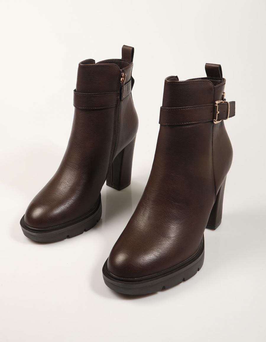 BOTINES XTI BOTIN HEBILLA MARRON en color Marron