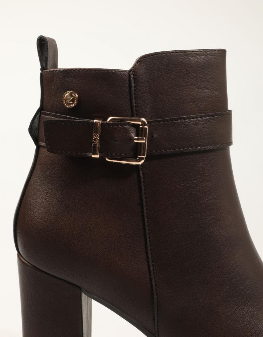 BOTINES XTI BOTIN HEBILLA MARRON en color Marron