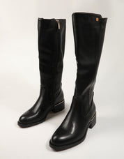 BOTAS XTI BOTA LISA NEGRO en color Negro