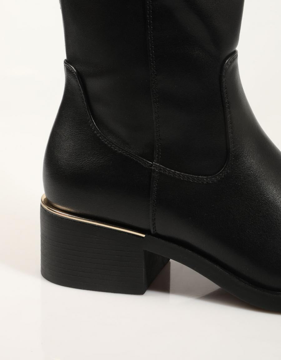 BOTAS XTI BOTA LISA NEGRO en color Negro
