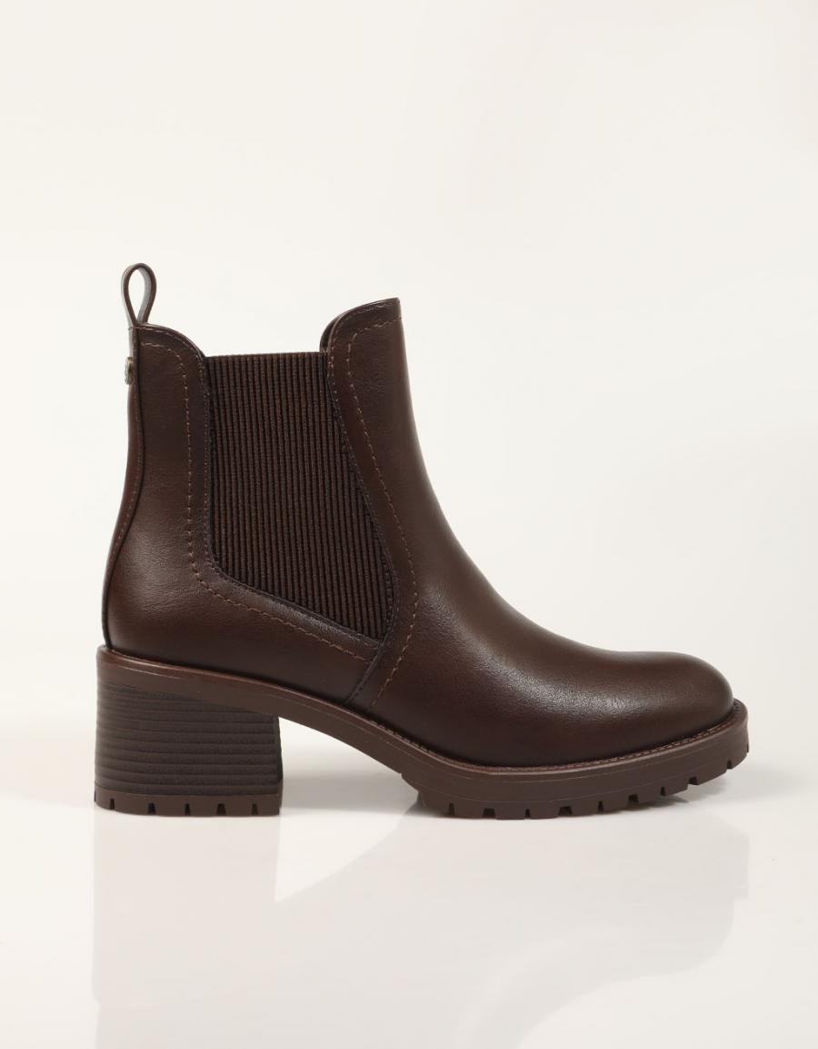 BOTINES XTI BOTIN CHELSEA MARRON en color Marron