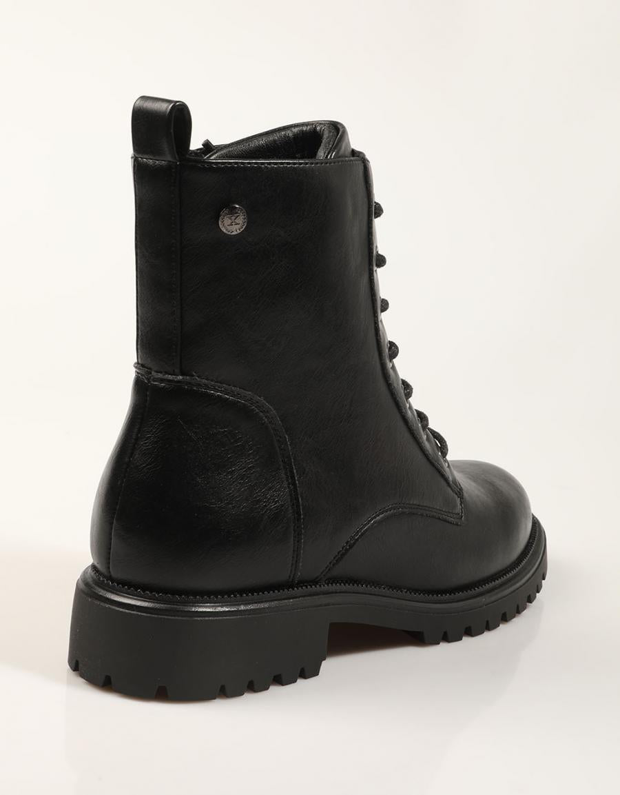 BOTINES XTI BOTIN CORDONES NEGRO en color Negro