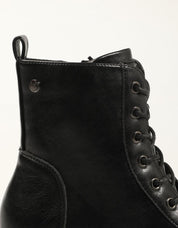 BOTINES XTI BOTIN CORDONES NEGRO en color Negro