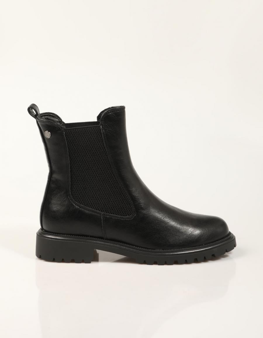 BOTINES XTI BOTIN CHELSEA NEGRO en color Negro