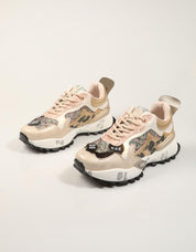 ZAPATILLAS EXE SNEAKER GOLD BEIGE en color Platino